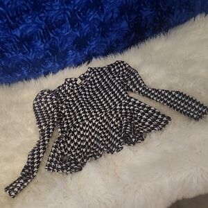 SHEIN Black and White Houndstooth Kids Top
